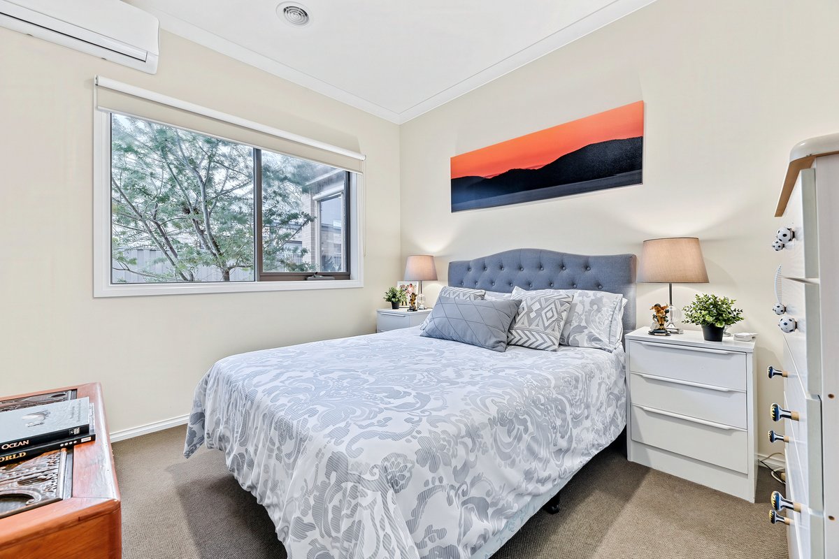 2 / 29 Saint Mitchell Circuit Mornington - Residential for sale