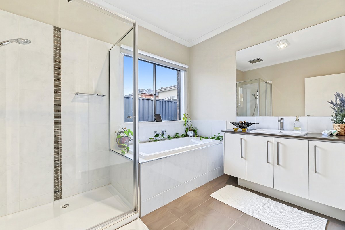 2 / 29 Saint Mitchell Circuit Mornington - Residential for sale