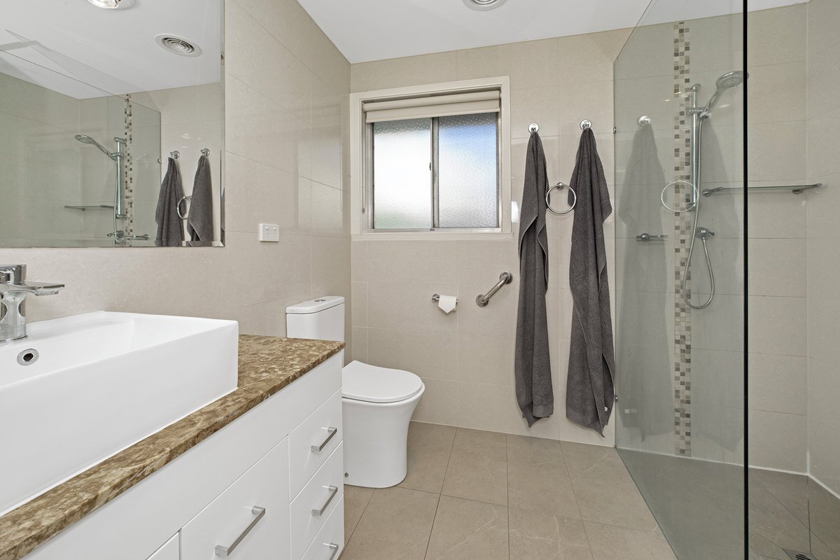 2 / 30 Foote Street Brighton - Residential for lease