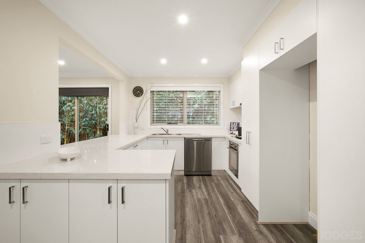 2 / 32 The Crescent Highett - Residential for sale