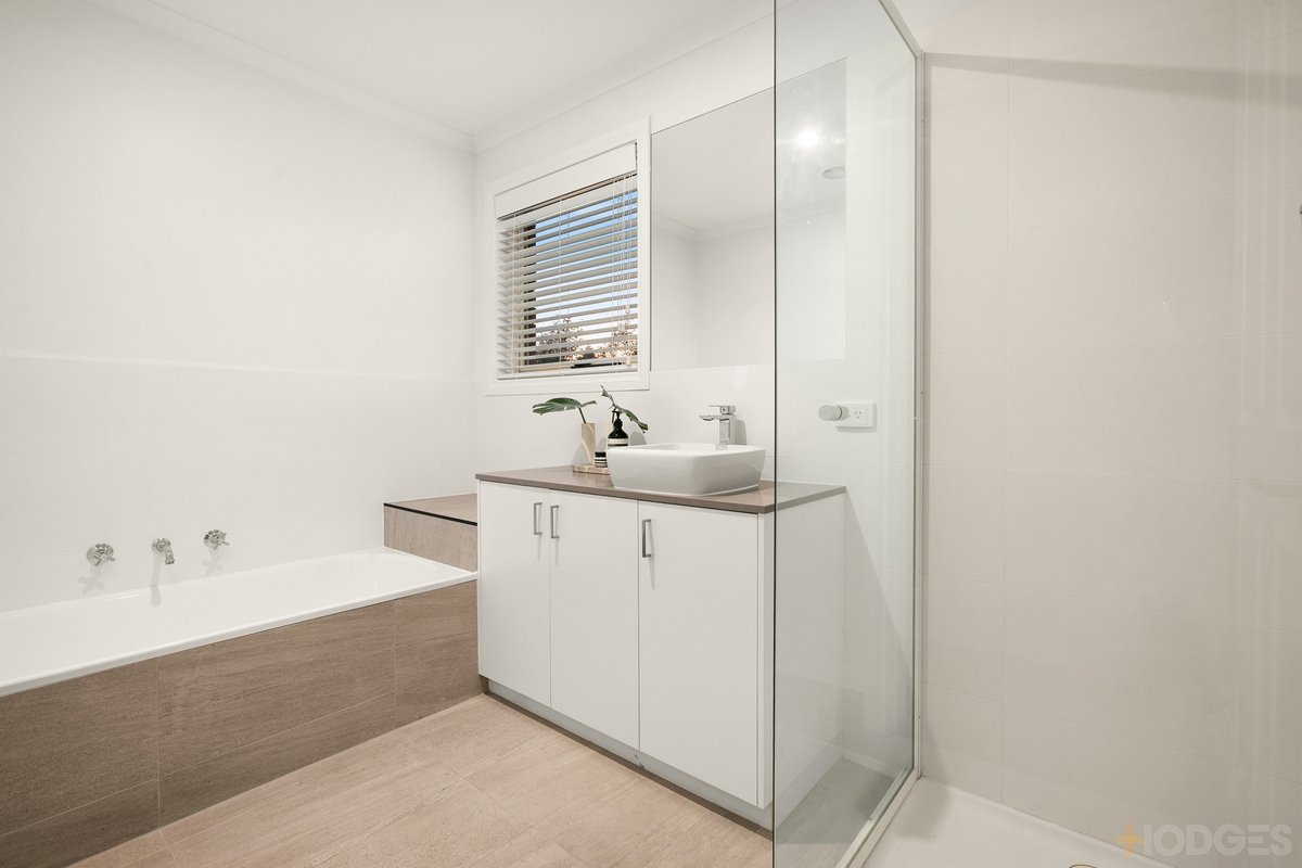 2 / 32 The Crescent Highett - Residential for sale