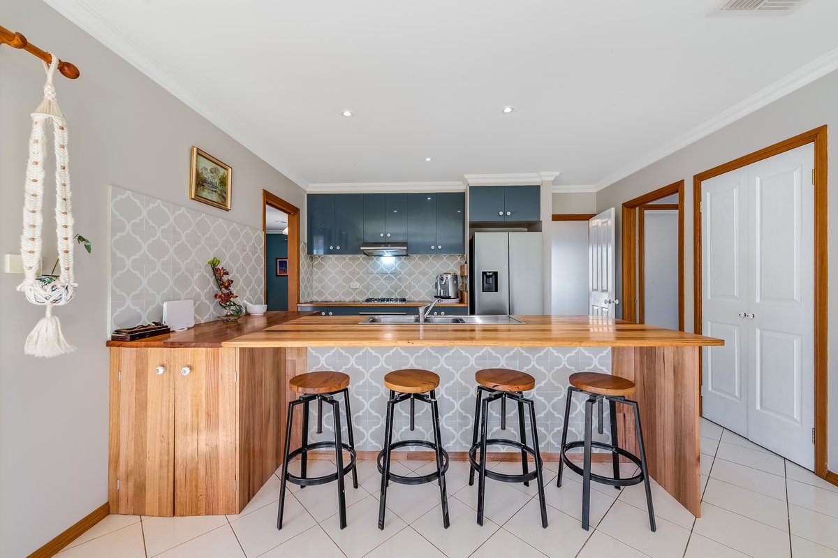 232 Wattle Avenue Werribee - Residential for sale