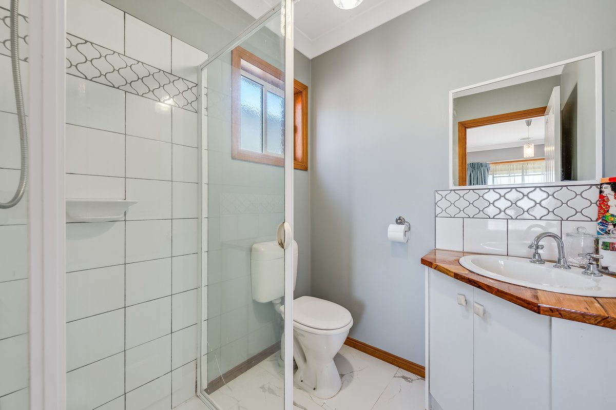 232 Wattle Avenue Werribee - Residential for sale