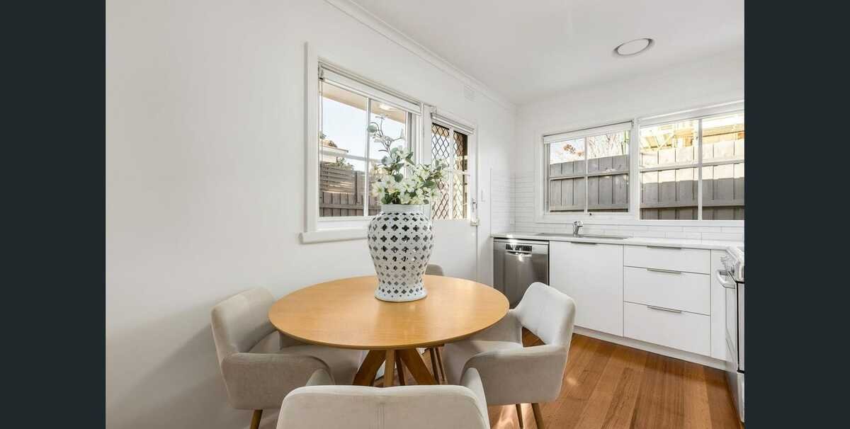 2 / 33 Champion Street Brighton - Residential for lease