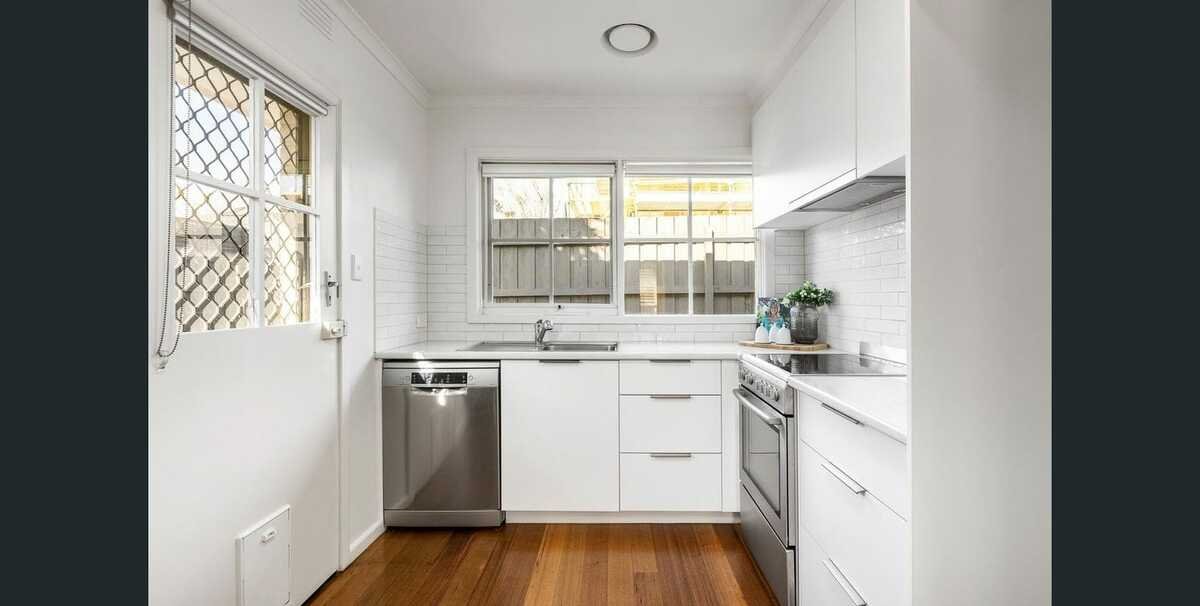 2 / 33 Champion Street Brighton - Residential for lease