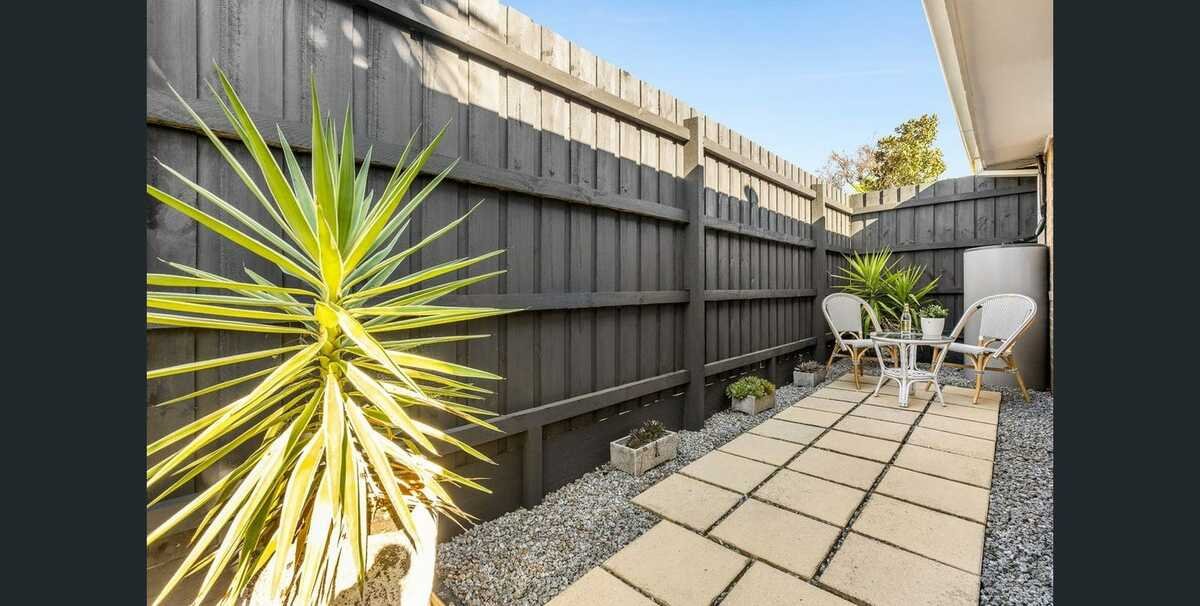 2 / 33 Champion Street Brighton - Residential for lease
