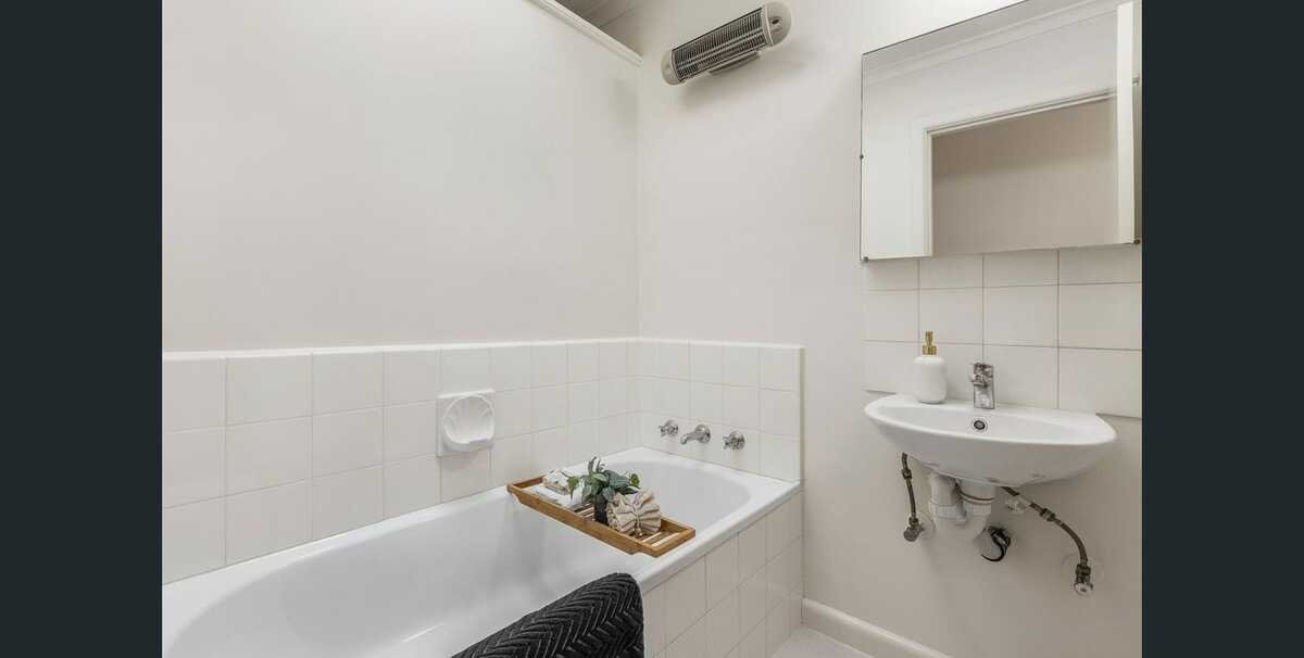 2 / 33 Champion Street Brighton - Residential for lease