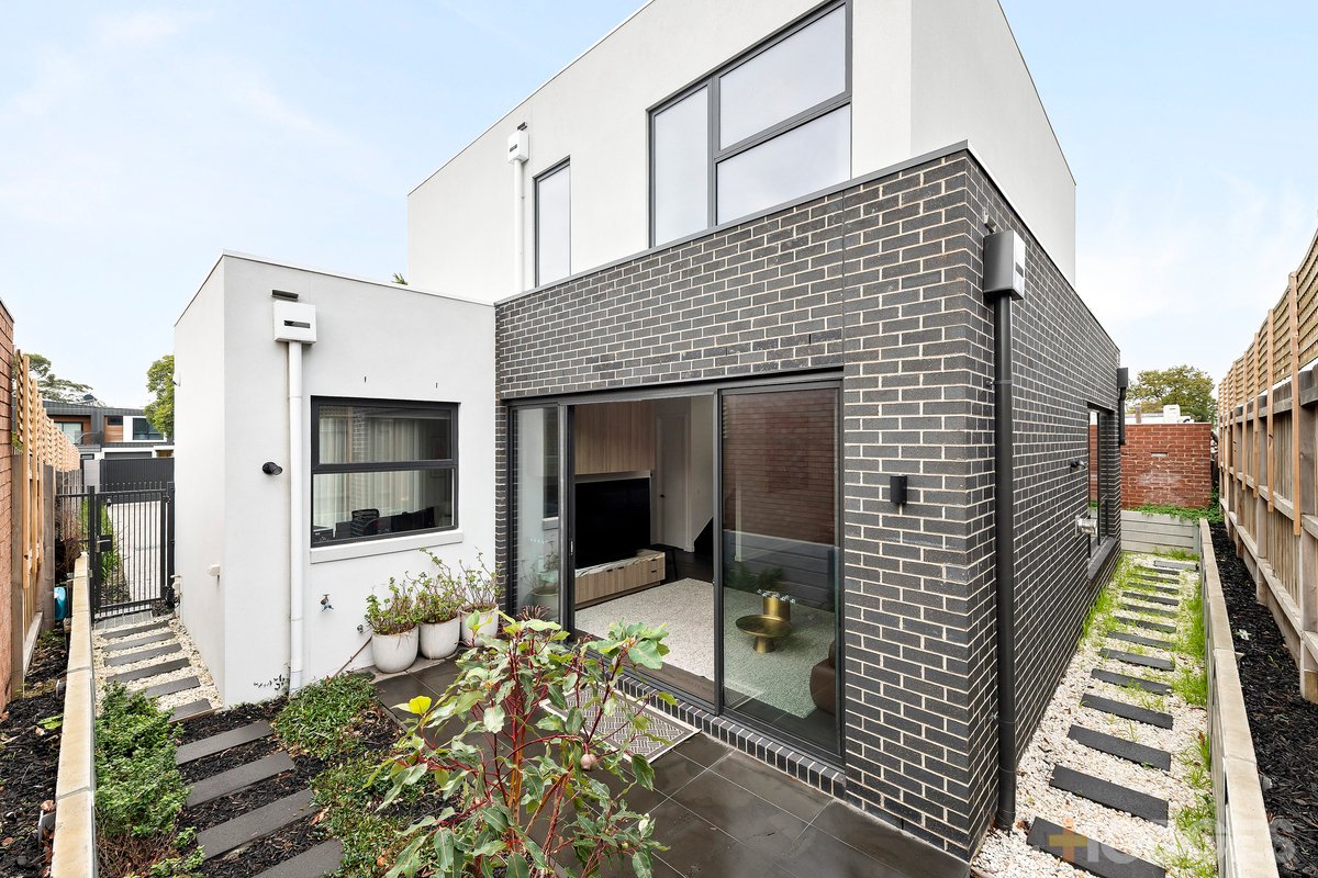 2 / 33 Jean Street Cheltenham - Residential for sale