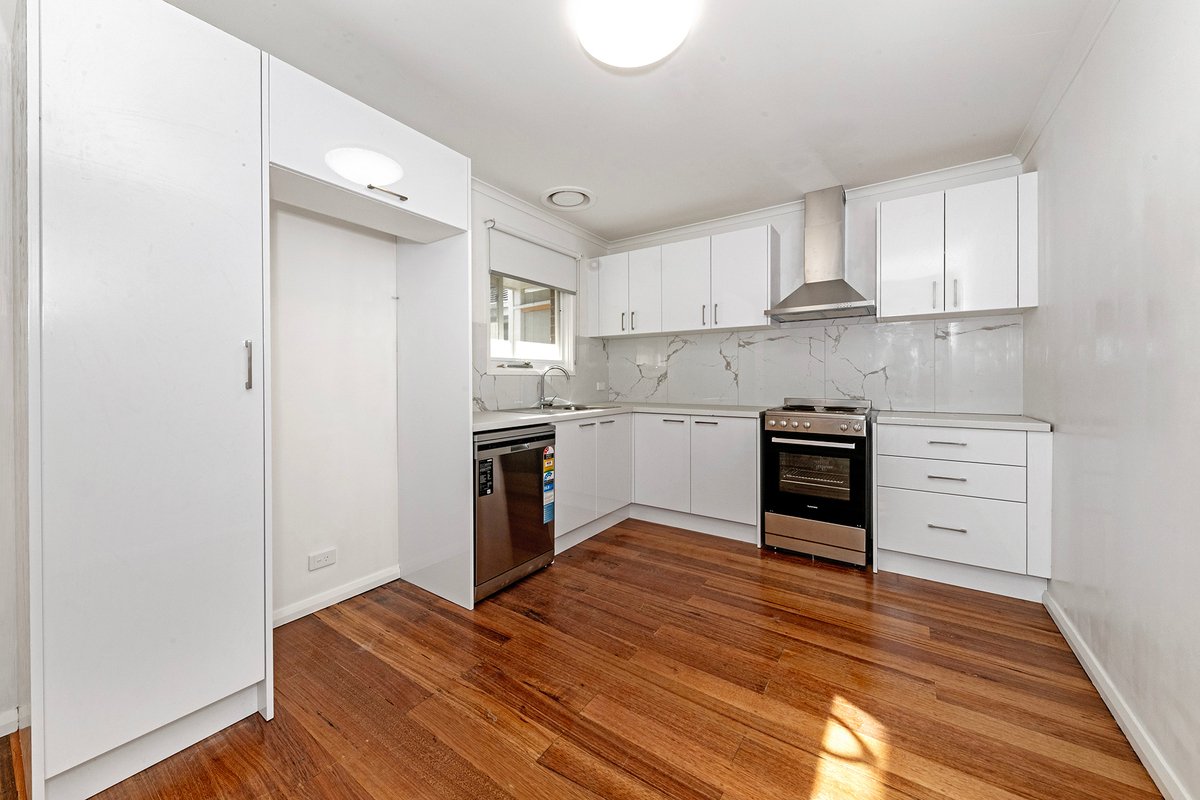 2 / 34 Albenca Street Mentone - Residential for lease