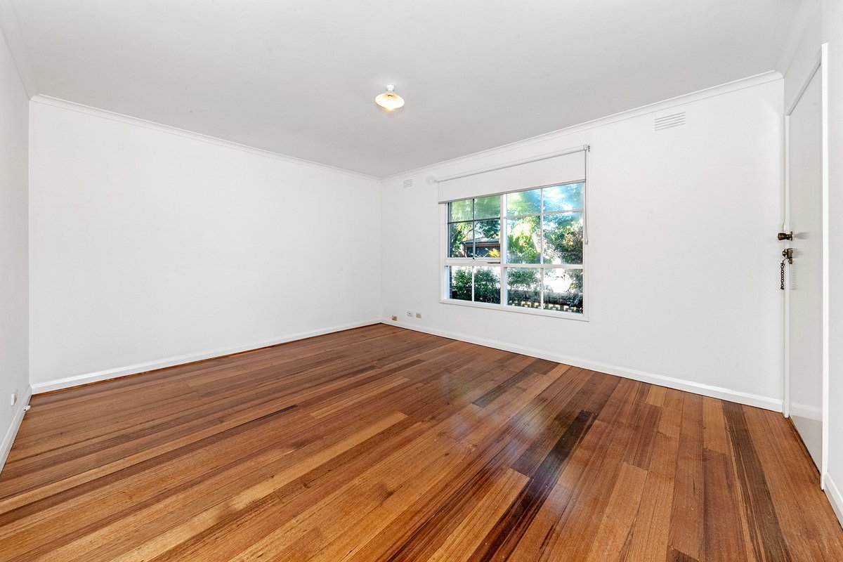2 / 34 Albenca Street Mentone - Residential for lease
