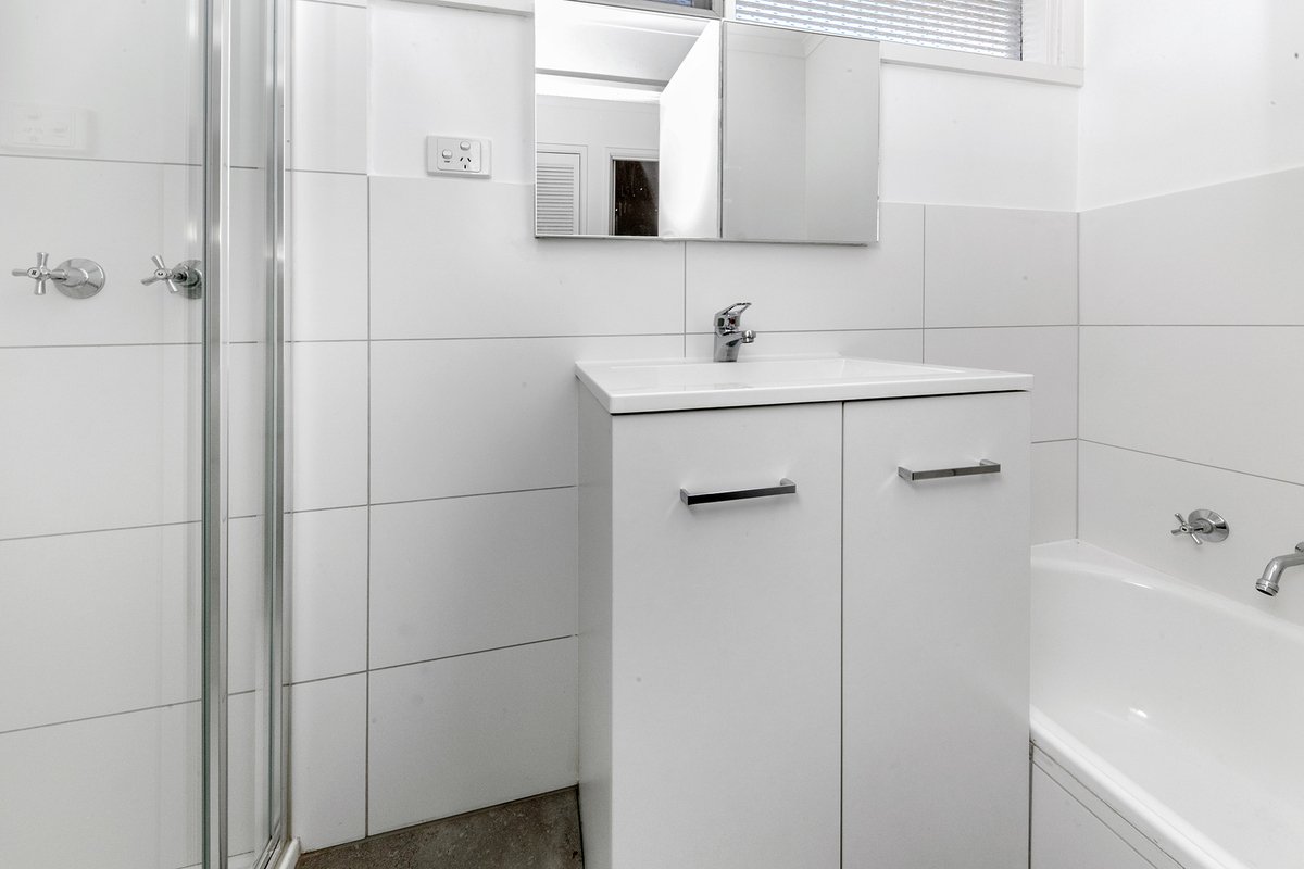 2 / 34 Albenca Street Mentone - Residential for lease