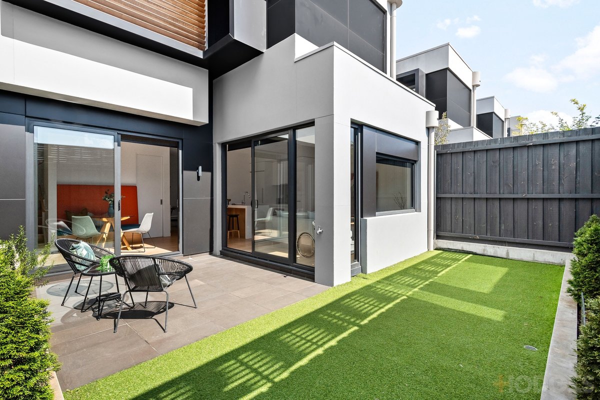 2 / 36 Crisp Street Hampton - Residential for sale