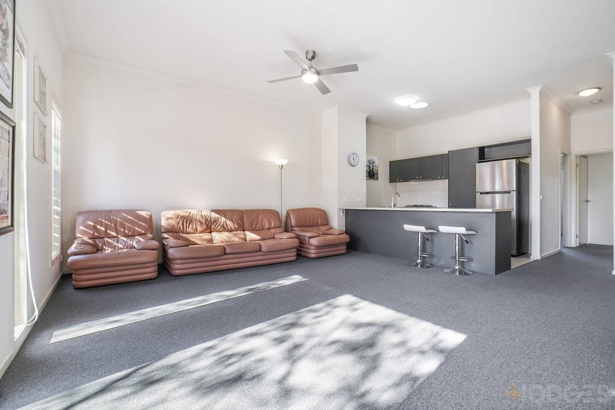 2 / 37 Tom Roberts Parade Point Cook - Residential for sale