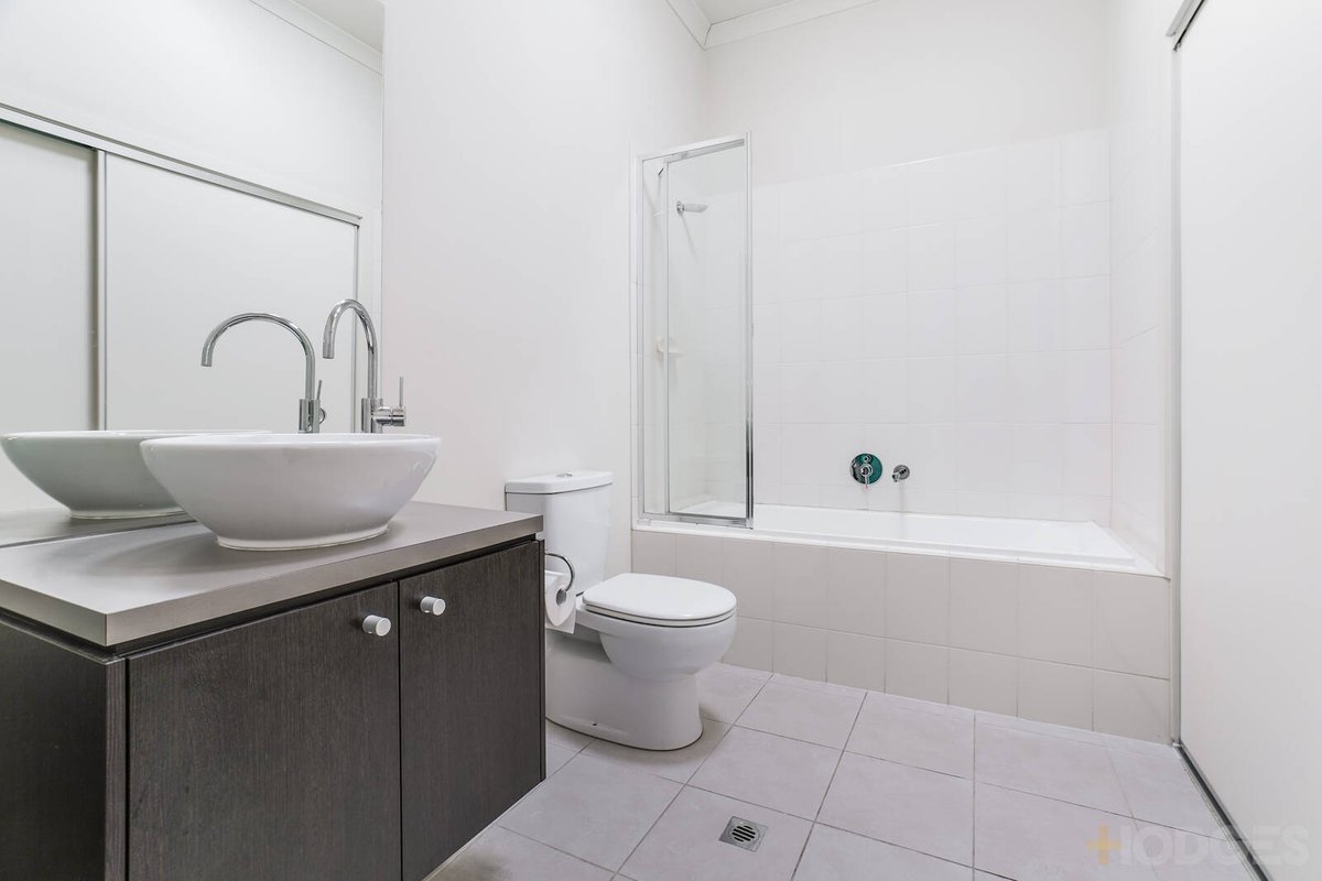 2 / 37 Tom Roberts Parade Point Cook - Residential for sale