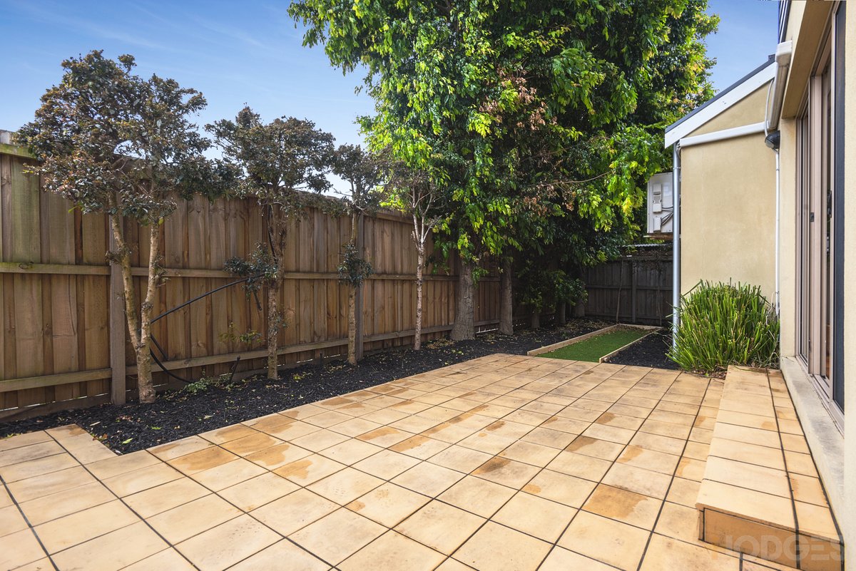 2 / 393 Nepean Highway Mordialloc - Residential for sale