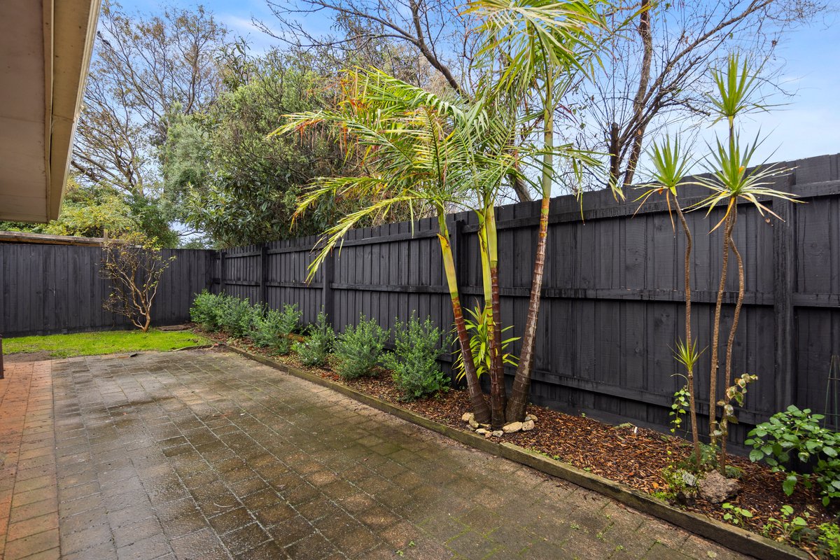 2/398 Eastbourne Road CAPEL SOUND - Residential for lease