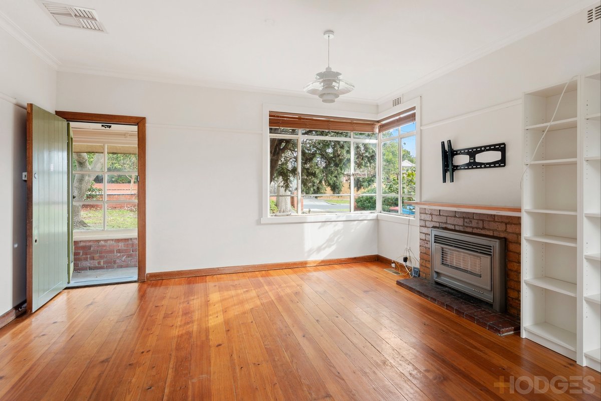 24 Burt Crescent Hampton East - Residential for sale