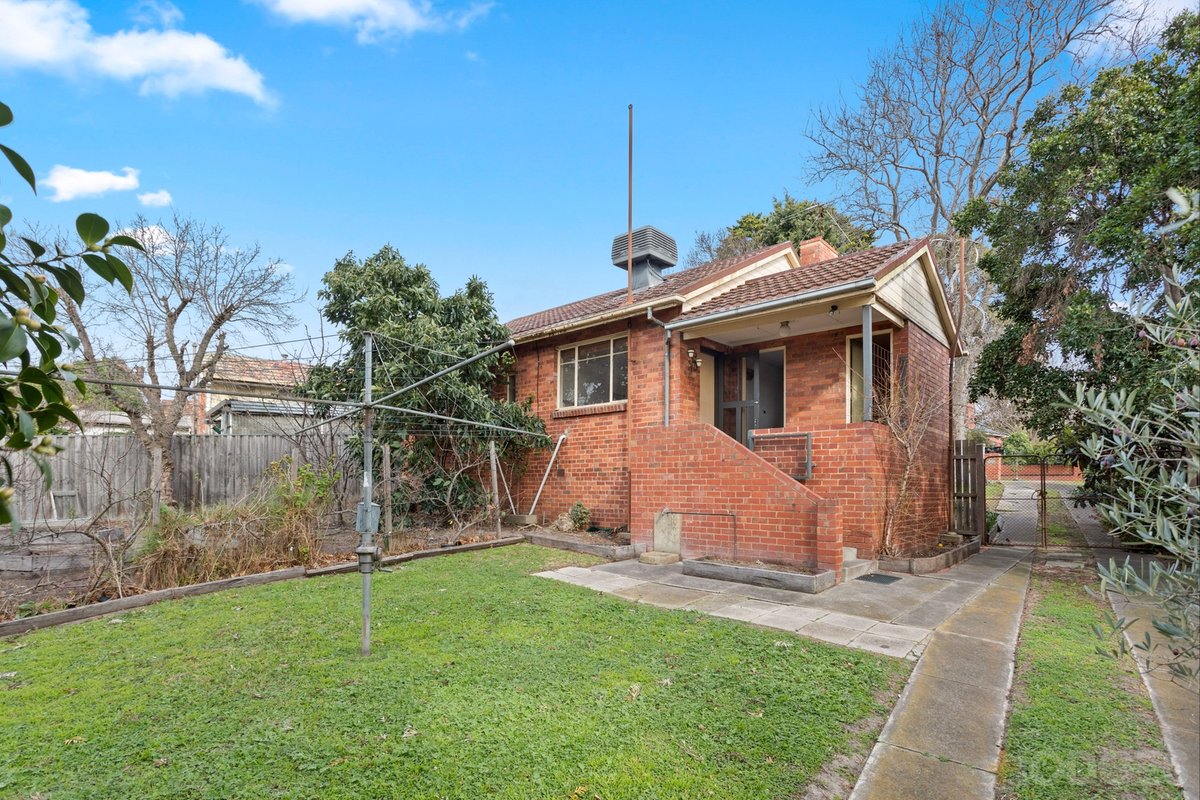 24 Burt Crescent Hampton East - Residential for sale