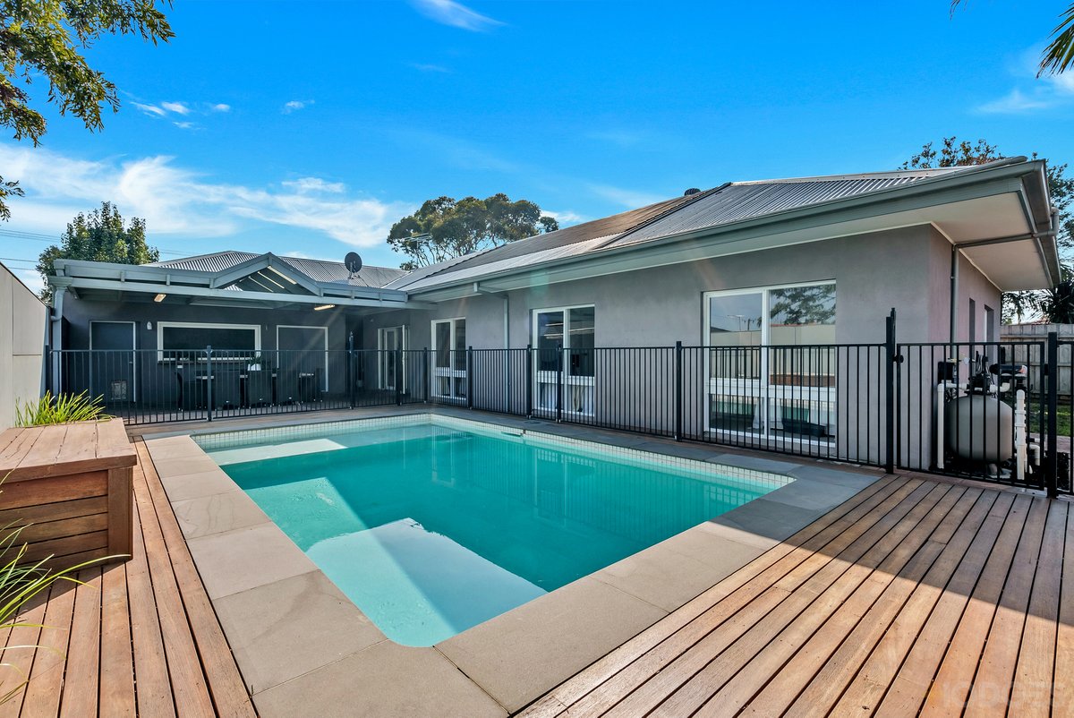 24 Carinya Avenue Aspendale - Residential for sale