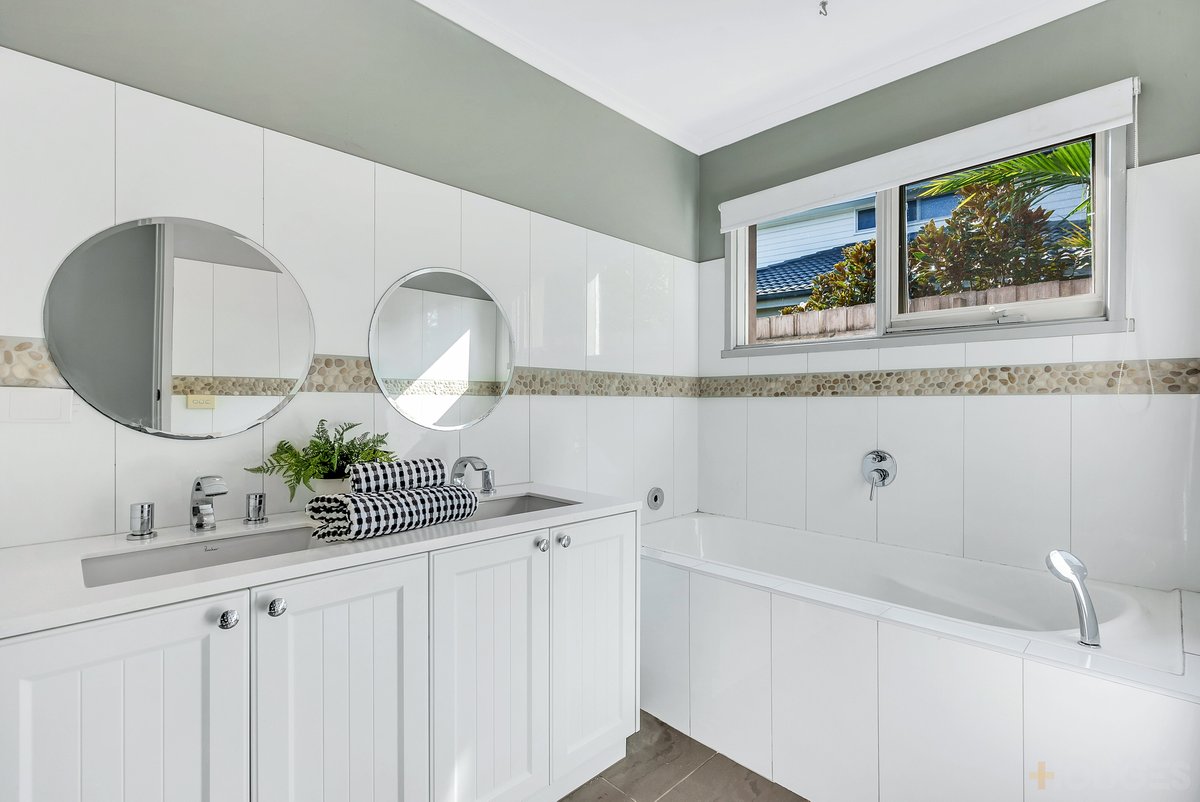24 Carinya Avenue Aspendale - Residential for sale