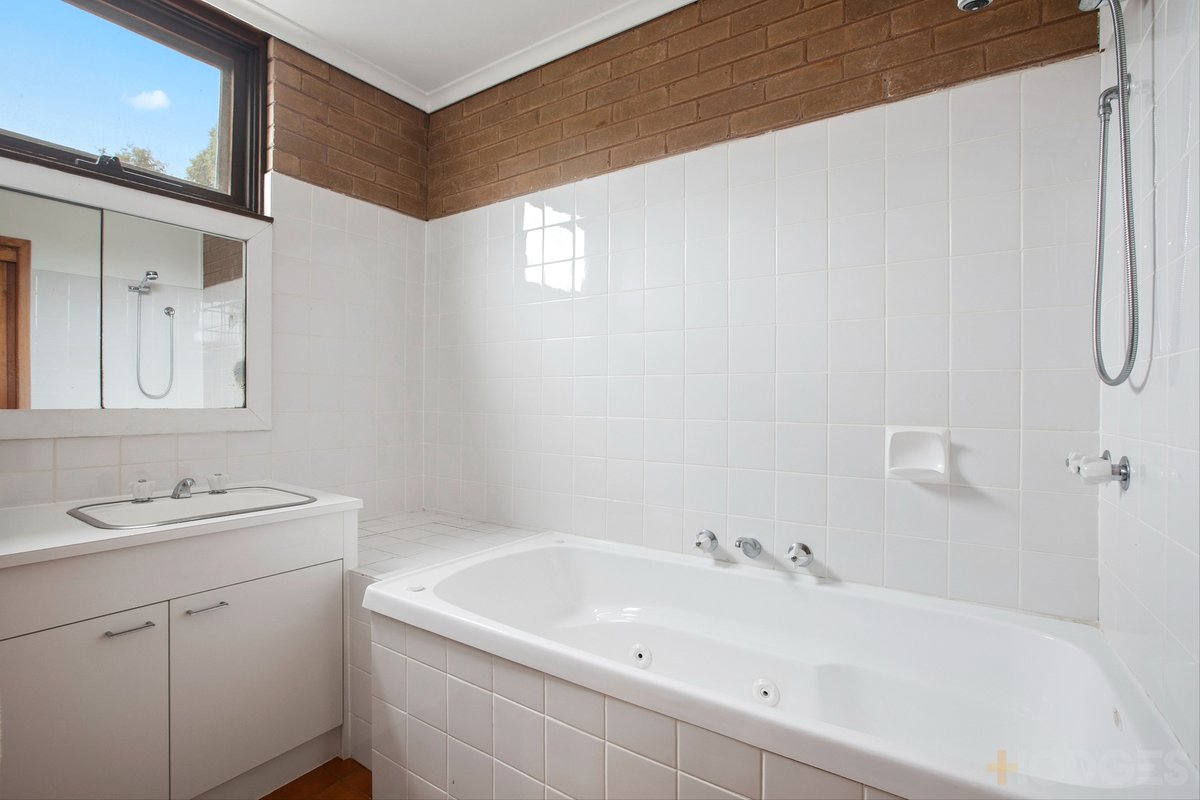 24 Fairleigh Avenue Beaumaris - Residential for sale
