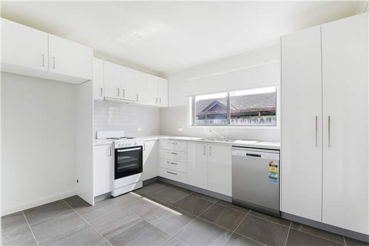 2 / 4 John Street Sandringham - Residential for lease
