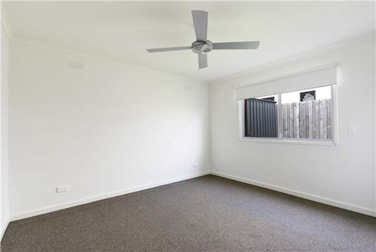 2 / 4 John Street Sandringham - Residential for lease
