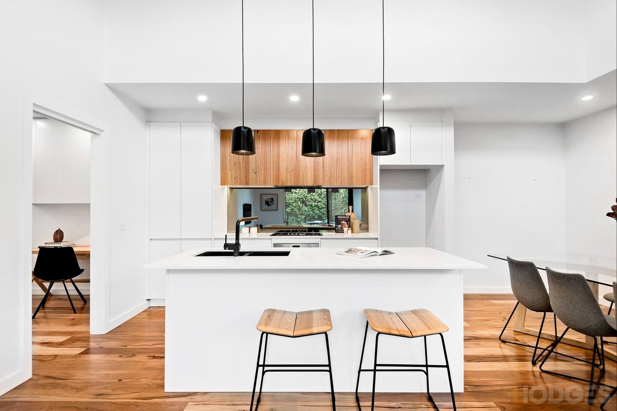 2 / 4 Linden Avenue Cheltenham - Residential for sale