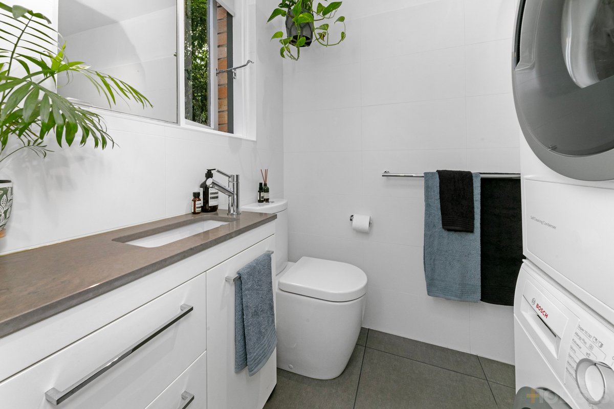 2 / 4 Poets Grove Elwood - Residential for sale