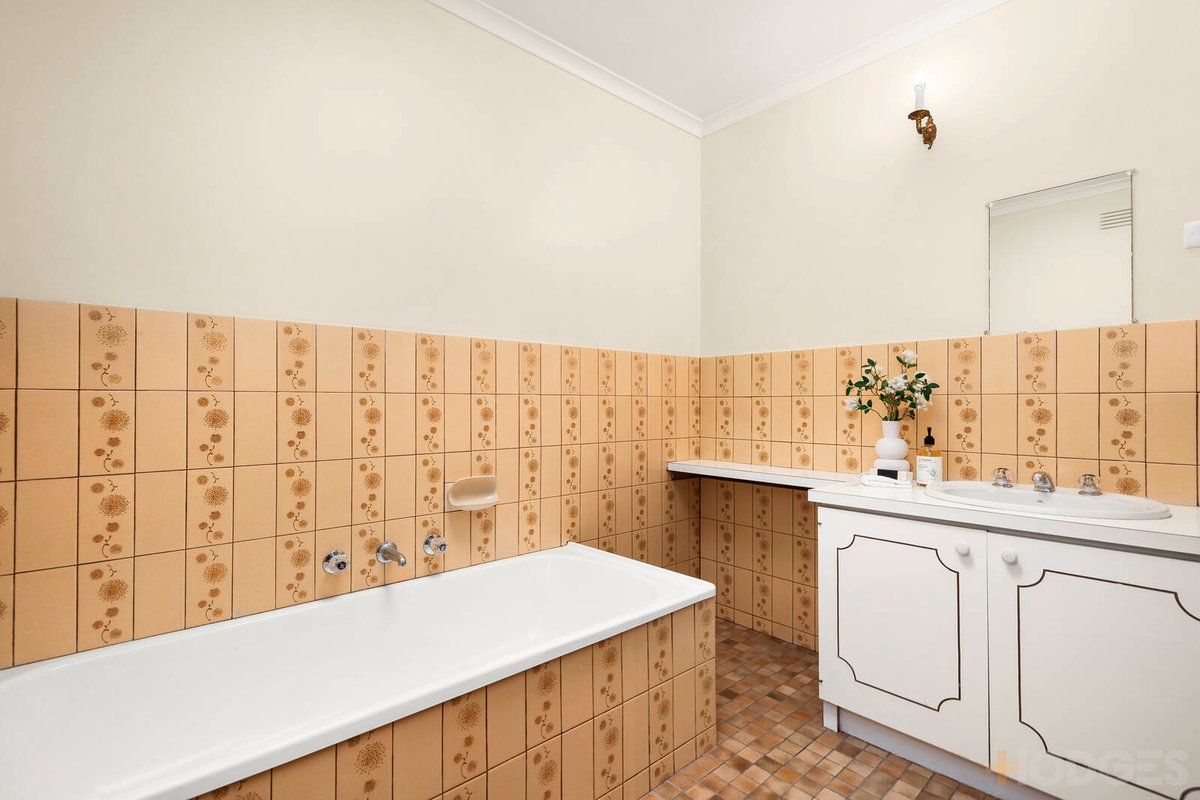 24 Retreat Road Hampton - Residential for sale