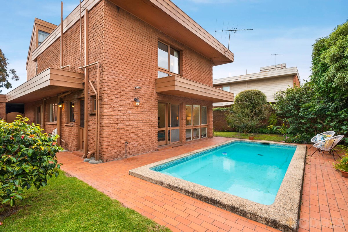 24 Retreat Road Hampton - Residential for sale