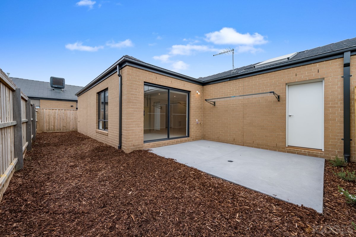 24 Tapioca Street Manor Lakes - Residential for sale