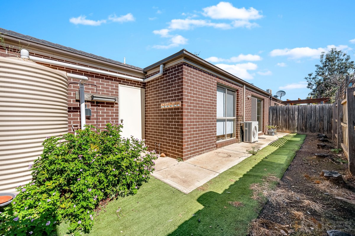 2 / 4 Trinca Court Werribee - Residential for sale