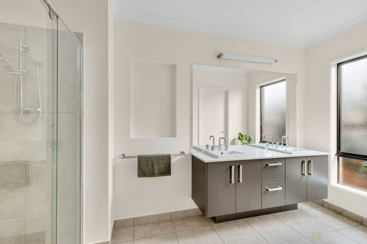 24 Yarrow Street Ocean Grove - Residential for sale