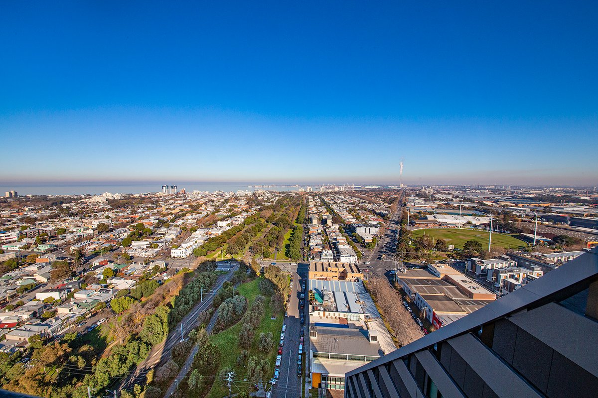 2405 / 253-273 Normanby Road SOUTH MELBOURNE - Residential for lease