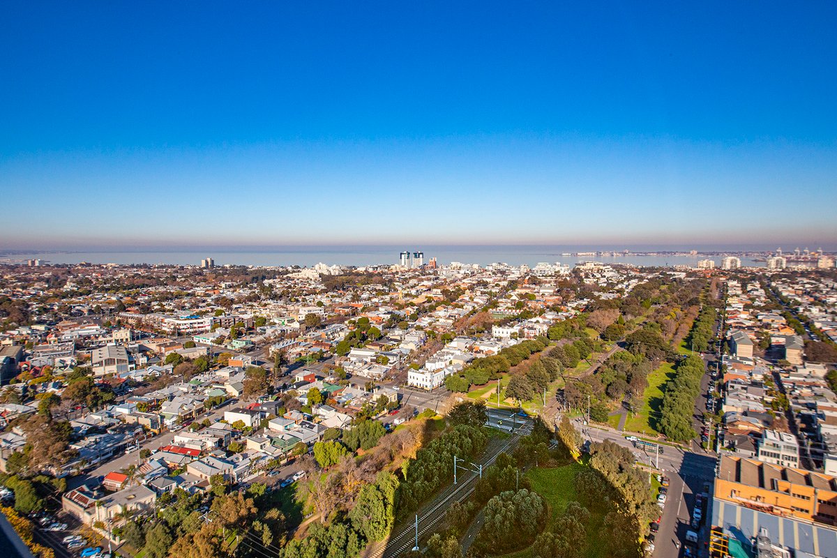 2405 / 253-273 Normanby Road SOUTH MELBOURNE - Residential for lease
