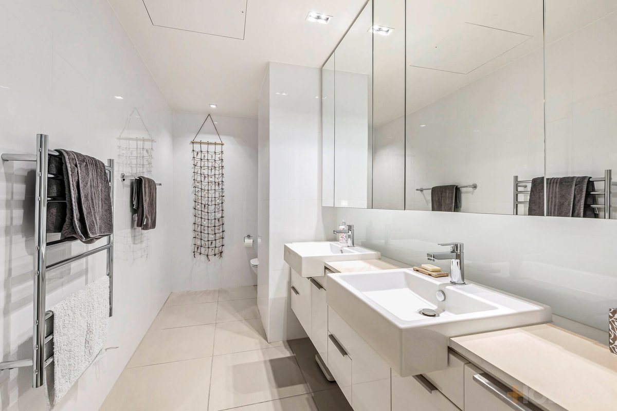 24 / 15 Beach Road Hampton - Residential for sale