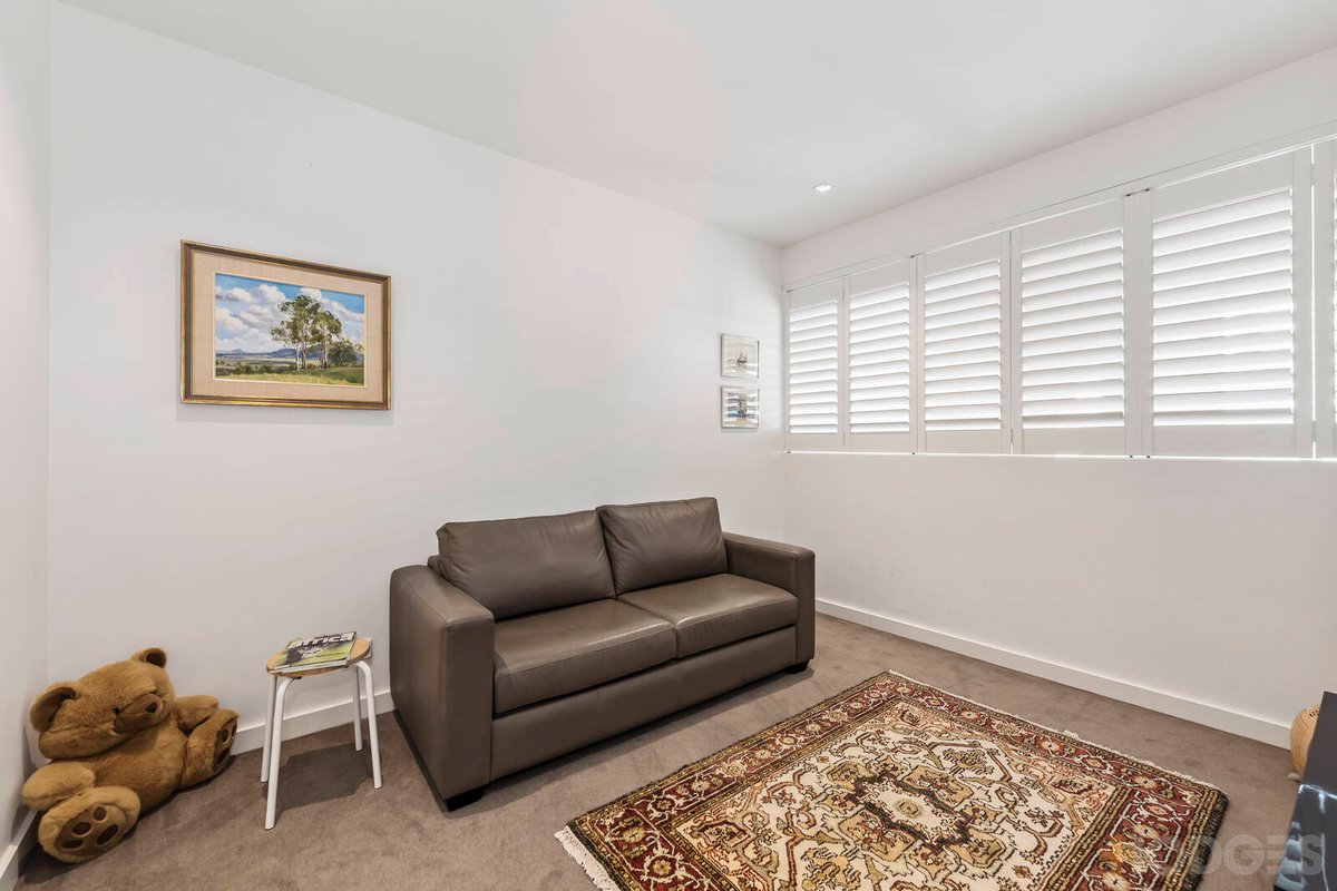 24 / 15 Beach Road Hampton - Residential for sale
