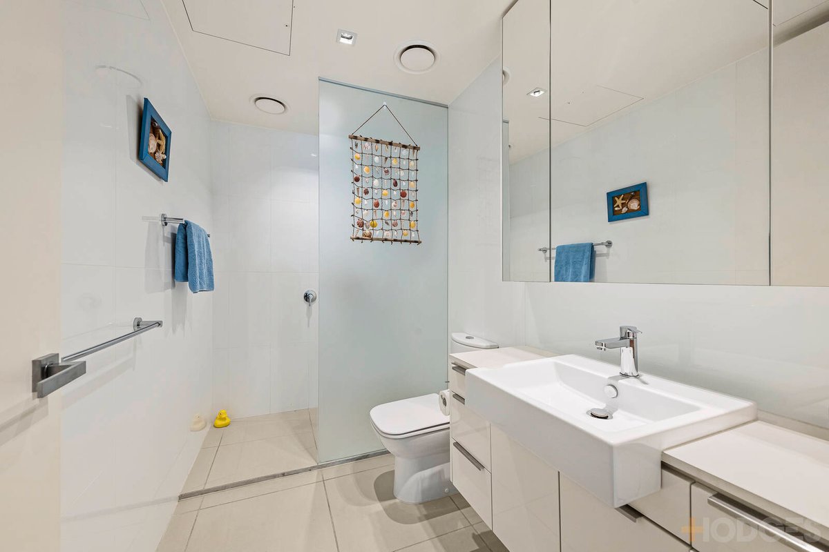24 / 15 Beach Road Hampton - Residential for sale