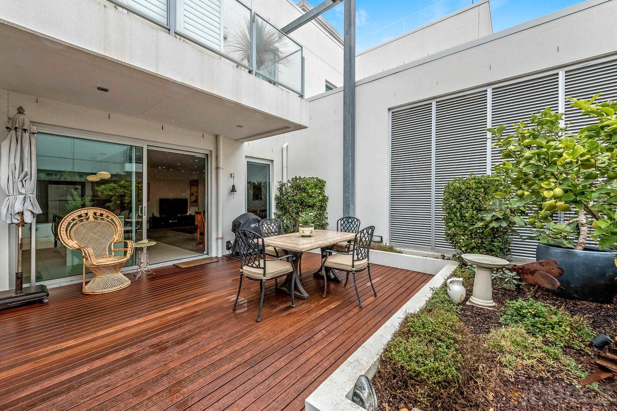24 / 15 Beach Road Hampton - Residential for sale