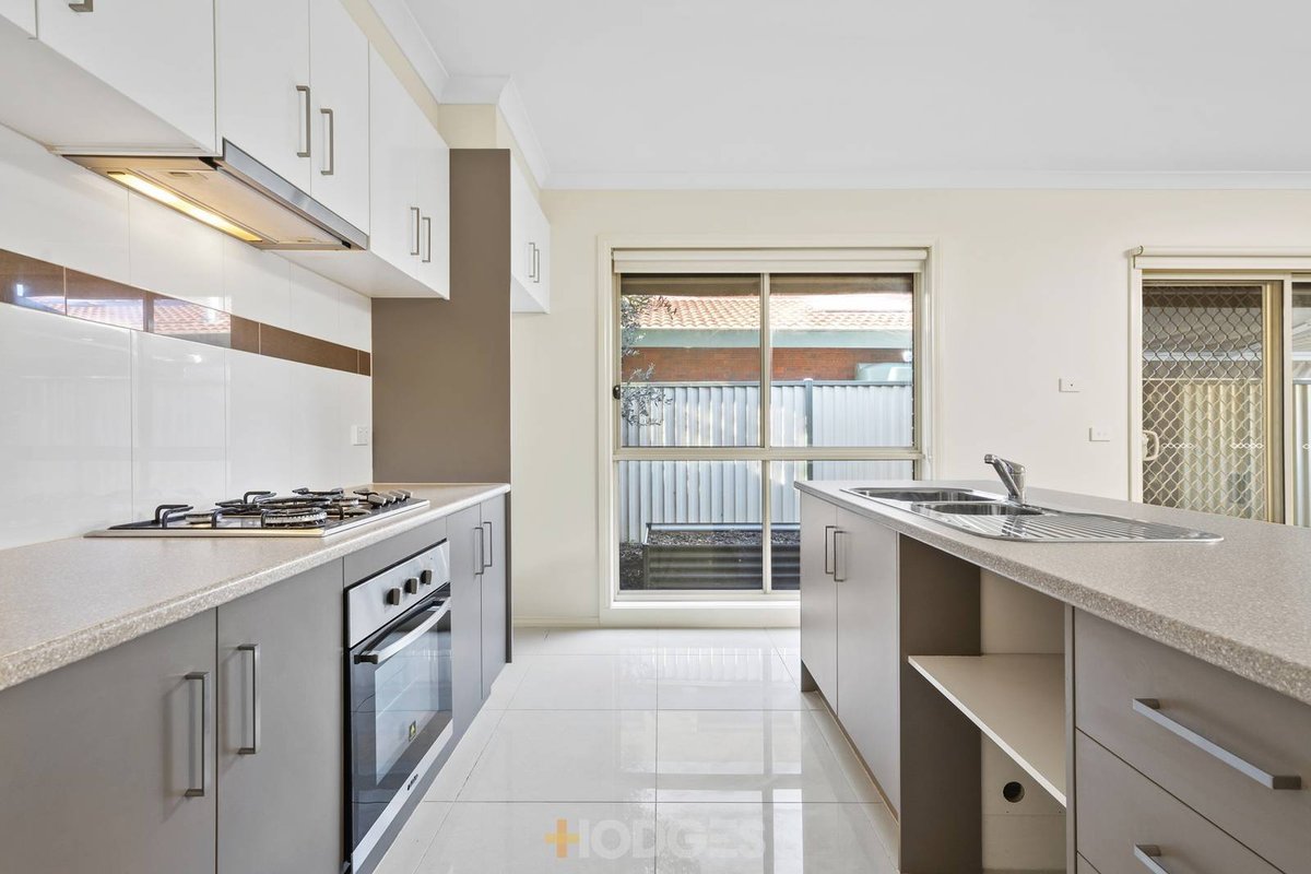 2 / 42 Tyrone Street Werribee - Residential for sale