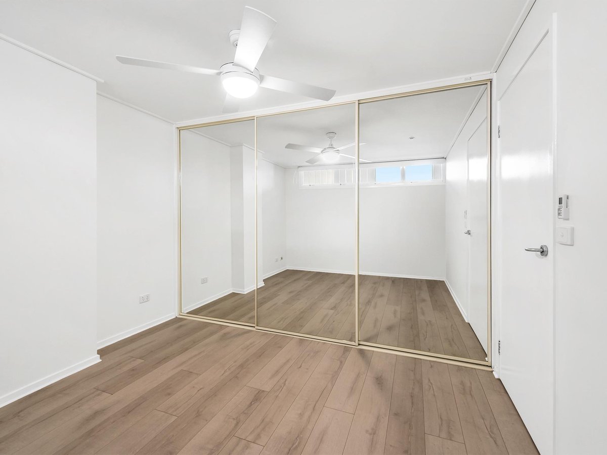 24 / 562 Little Bourke Street MELBOURNE - Residential for sale