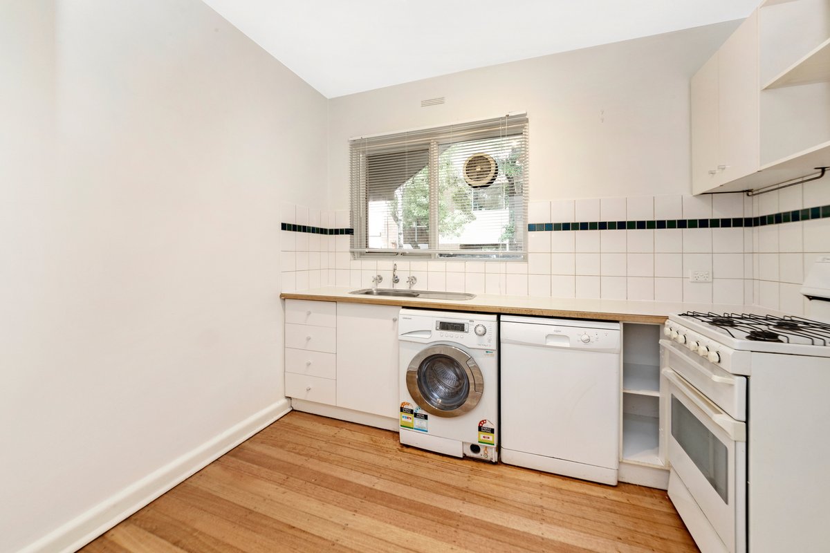 2 / 5 Addison Street Elwood - Residential for lease