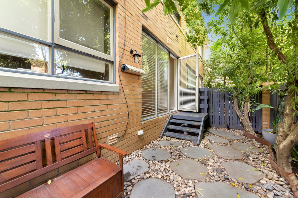 2 / 5 Addison Street Elwood - Residential for lease