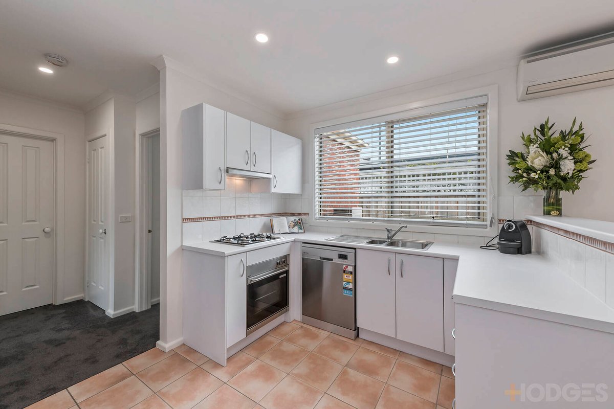 2 / 5 Biscop Road Moorabbin - Residential for sale