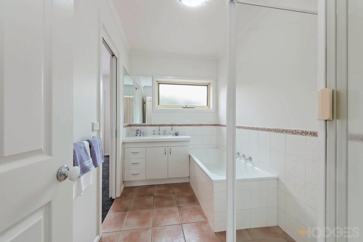 2 / 5 Biscop Road Moorabbin - Residential for sale
