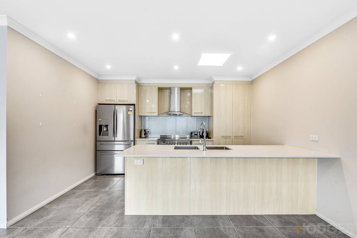 25 Brittle Gum Road Cranbourne East - Residential for sale