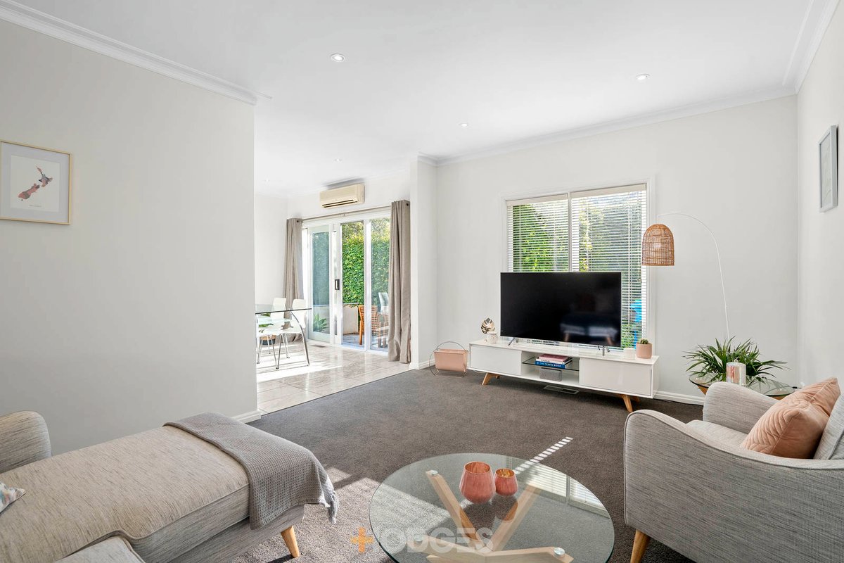 2 / 5 Cherbourg Avenue Beaumaris - Residential for sale