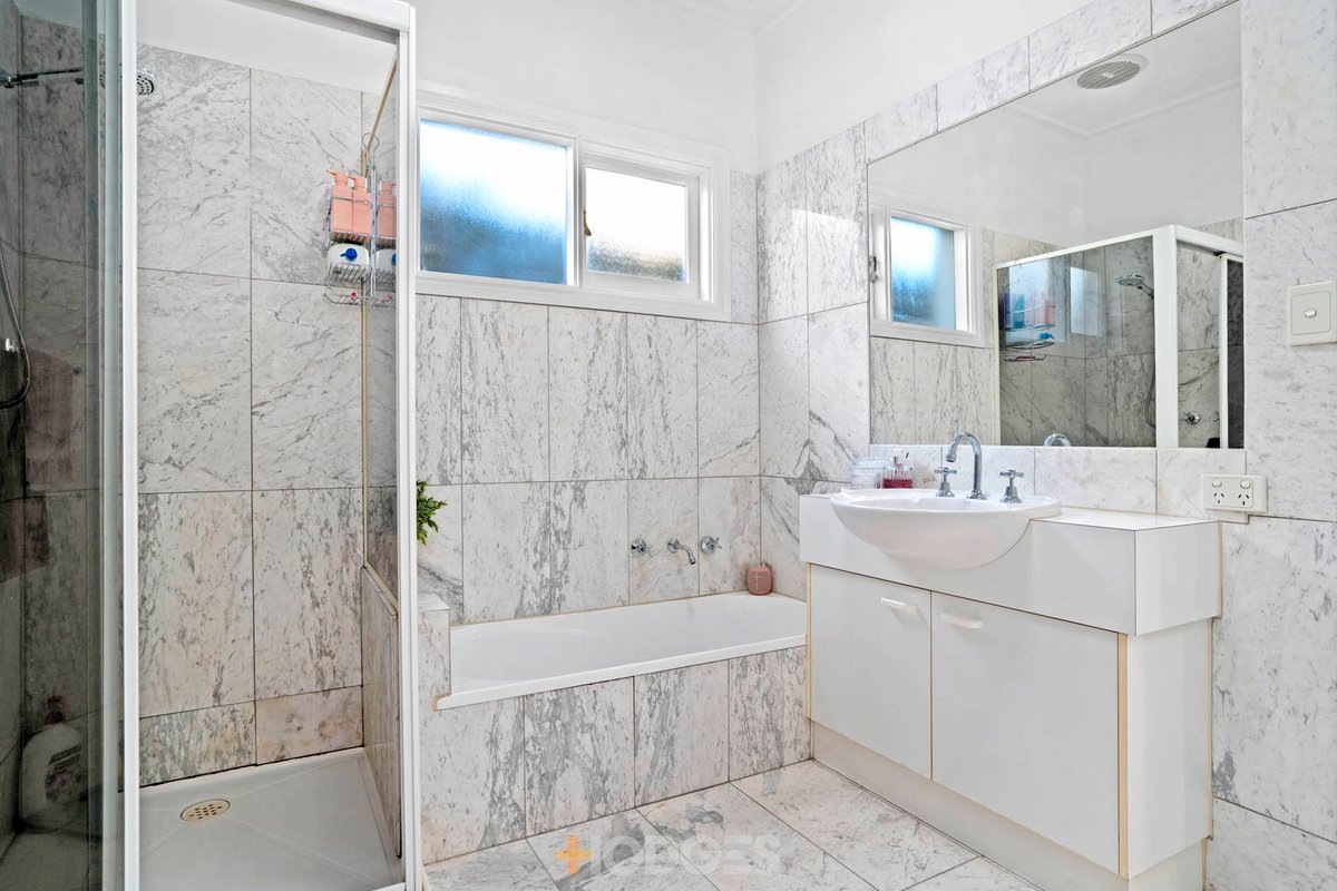2 / 5 Cherbourg Avenue Beaumaris - Residential for sale