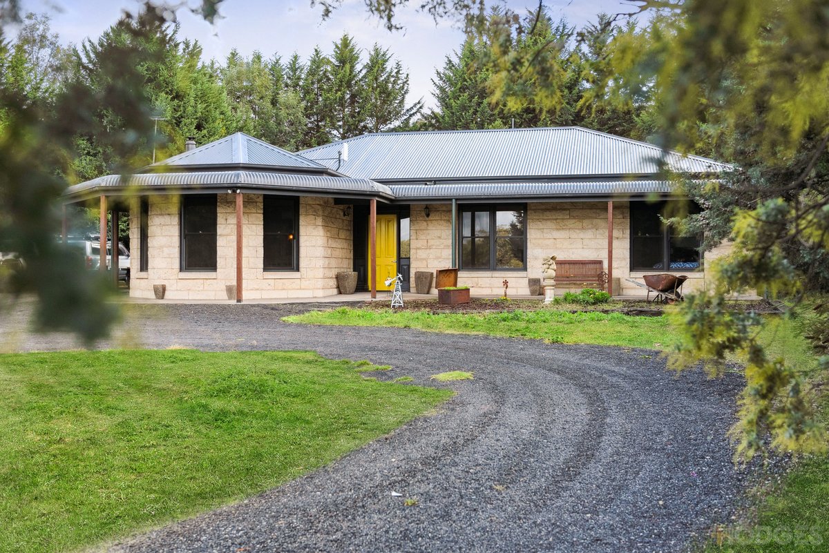25 Diggings Road Willowmavin - Residential for sale